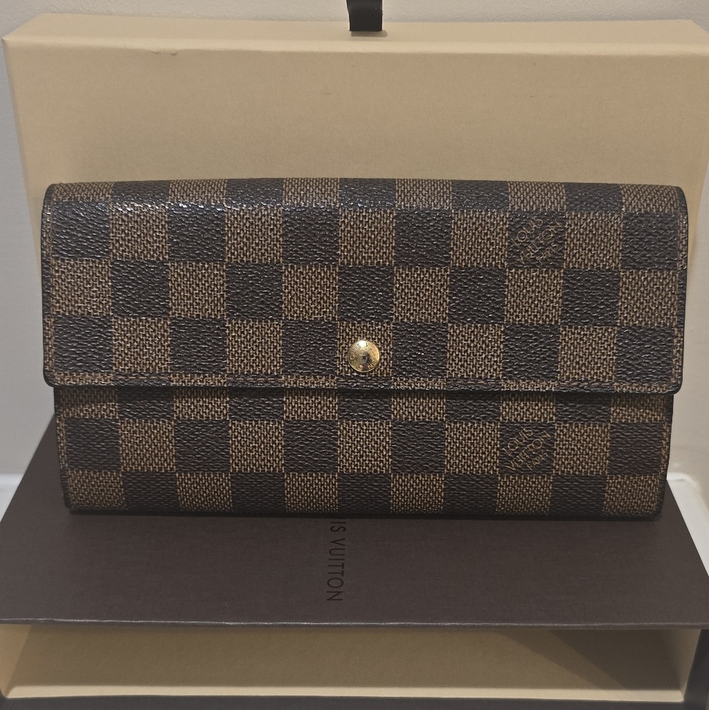 Louis Vuitton Sarah Wallet